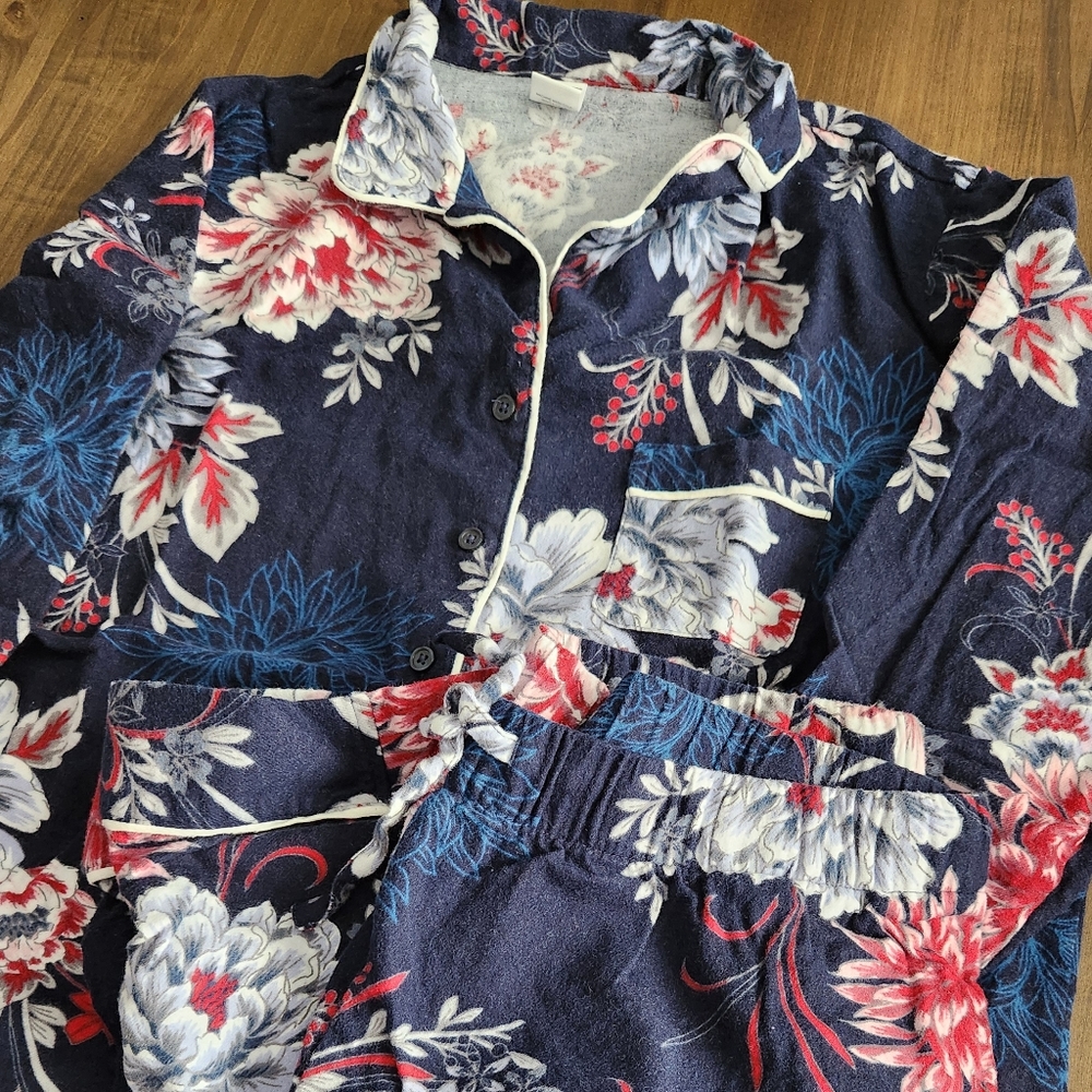 Liz Claiborne Flannel Pajama Set size Large